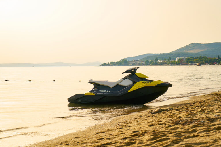 jetskiing_3