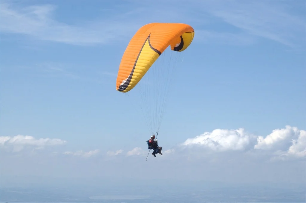 paragliding-sport-sky-sports-913af2-1024