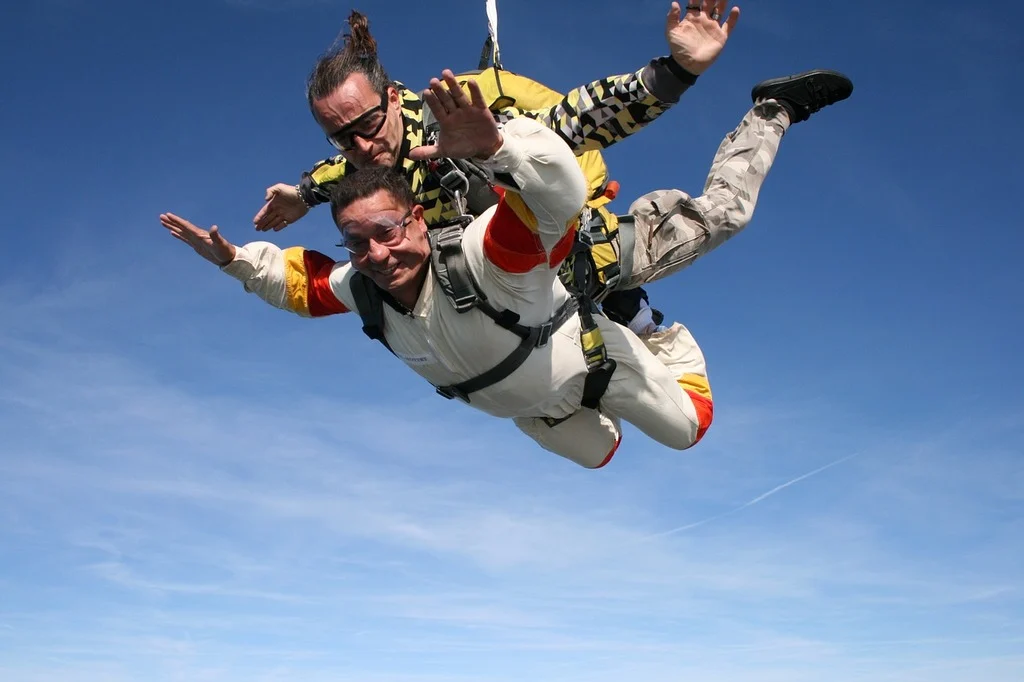 skydiving-sport-extreme-sports-1e9b28-1024